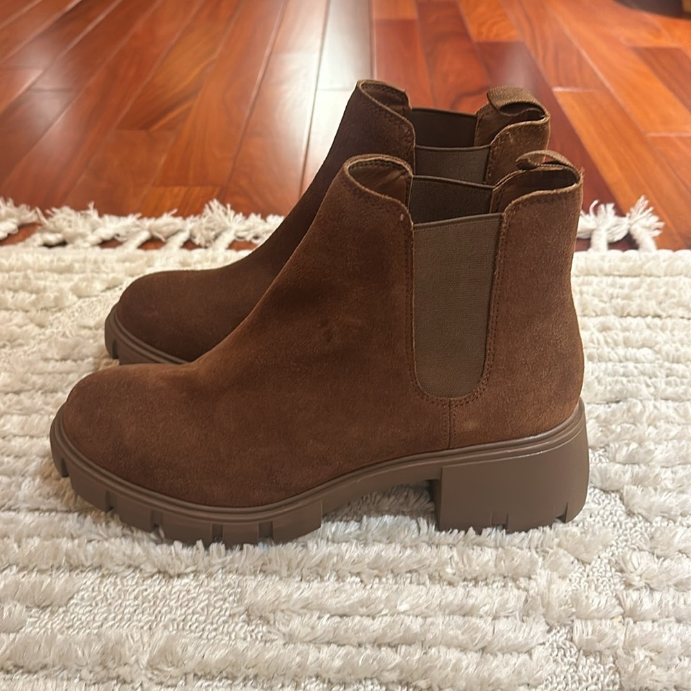New Steve Madden suede Chelsea lug boot - Picture 3 of 5